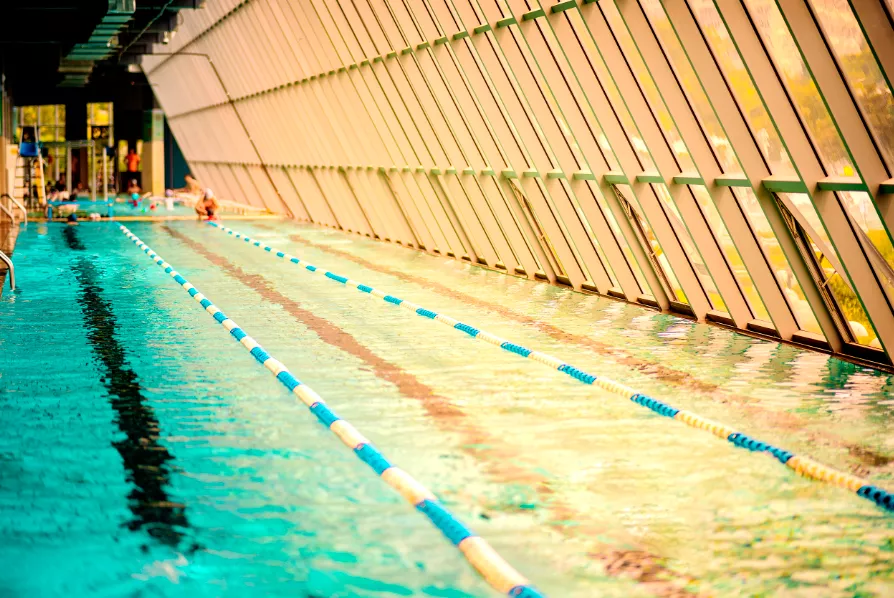 哈尔滨成人混凝土钢结构游泳池项目